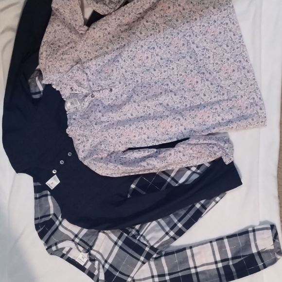 SIZE 5: CARTERS BUNDLE - Picture 1 of 8